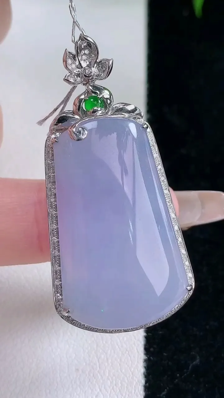 天然A货翡翠18K金紫罗兰无事牌吊坠，尺寸44-20.5-9.4，裸石29.7-19重量:8.95g