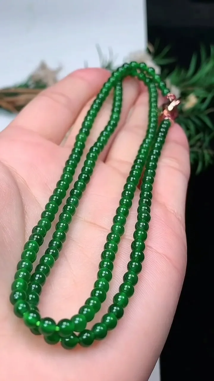 天然A货翡翠小米珠项链，尺寸3.8-148颗，重量:15.17g
2月2日