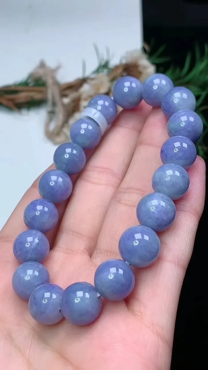 天然A货翡翠货紫罗兰圆珠手串，尺寸10.7-18颗，重量:39.15g2月2日
工厂直销收藏佳品,种好水足，色泽均匀，有种有色，上手高大气！