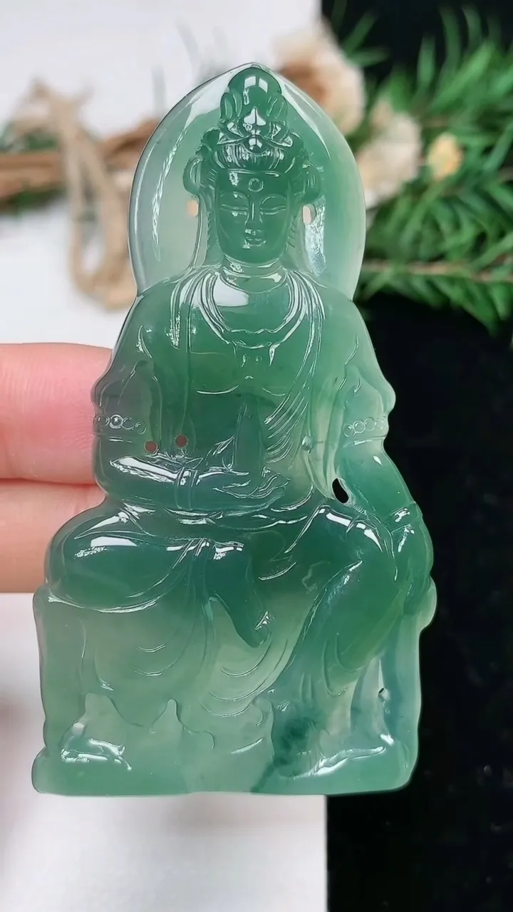 天然A货翡翠蓝水观音菩萨吊坠，尺寸69-36.5-6.2，重量:28.67g
2月2日