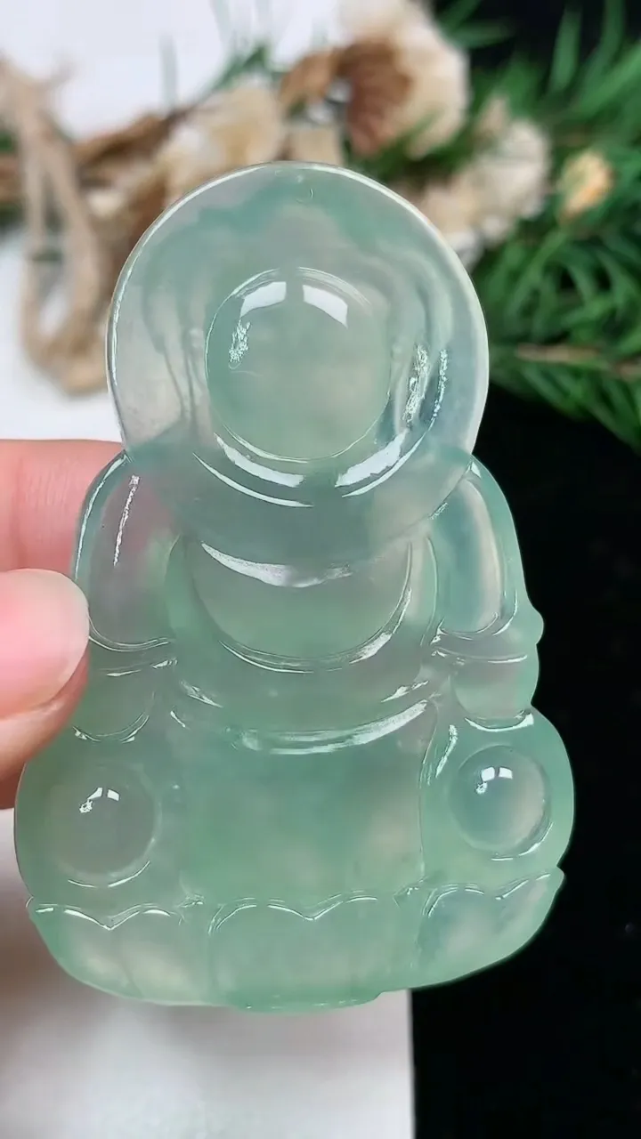 天然A货翡翠观音菩萨吊坠，尺寸57-38.2-7.5，重量:28.12g
2月2日