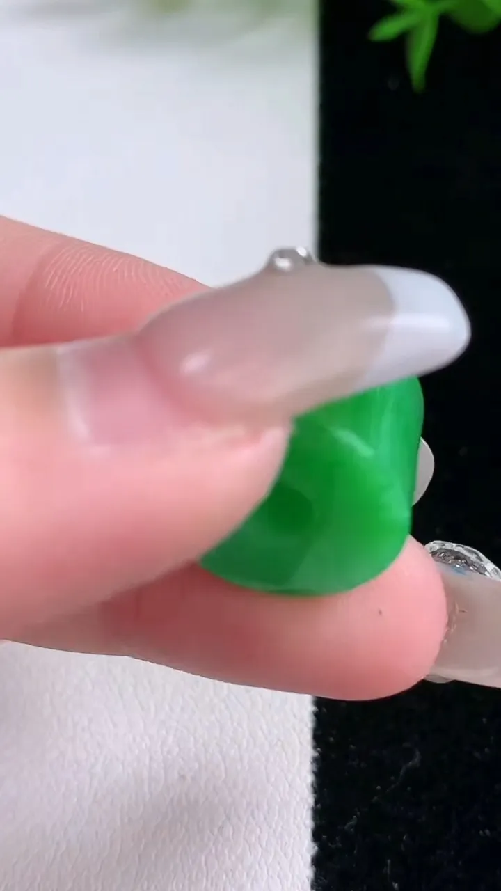 天然A货翡翠路路通吊坠，尺寸16.3-11，重量:7.91g
2月2日