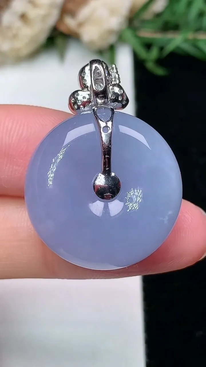 天然A货翡翠紫罗兰平安扣吊坠，尺寸22.2-8.7，重量:10.22g
2月2日