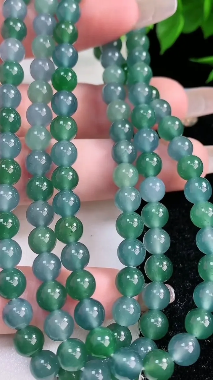 天然A货翡翠圆珠项链，尺寸6-108颗，重量:41.09g2月3日
工厂直销收藏佳品,种好水足，色泽