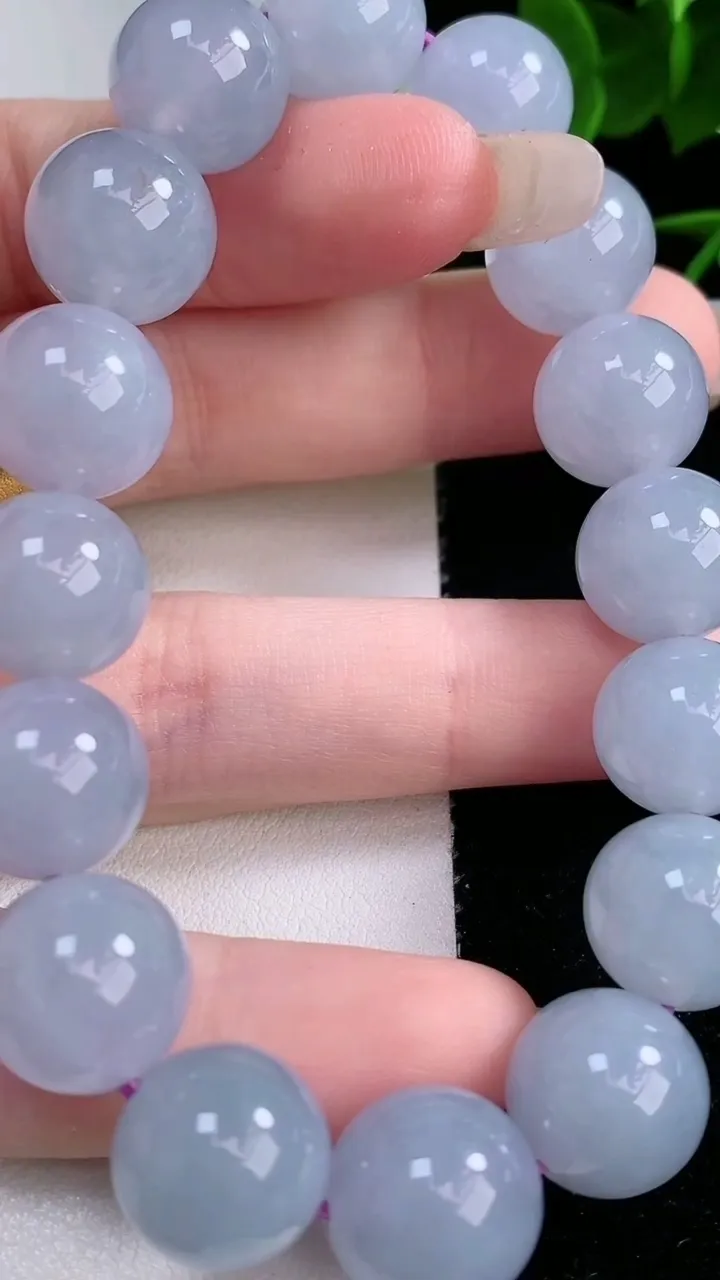 天然A货翡翠紫罗兰圆珠手串，尺寸12.4-16颗，重量:55.40g2月3日
工厂直销收藏佳品,种好