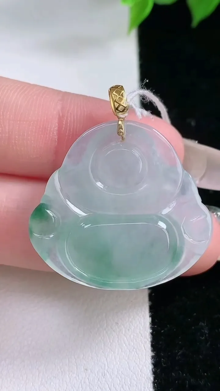 天然A货翡翠佛公吊坠，尺寸26.8-29-5.3，重量:6.44g
2月3日