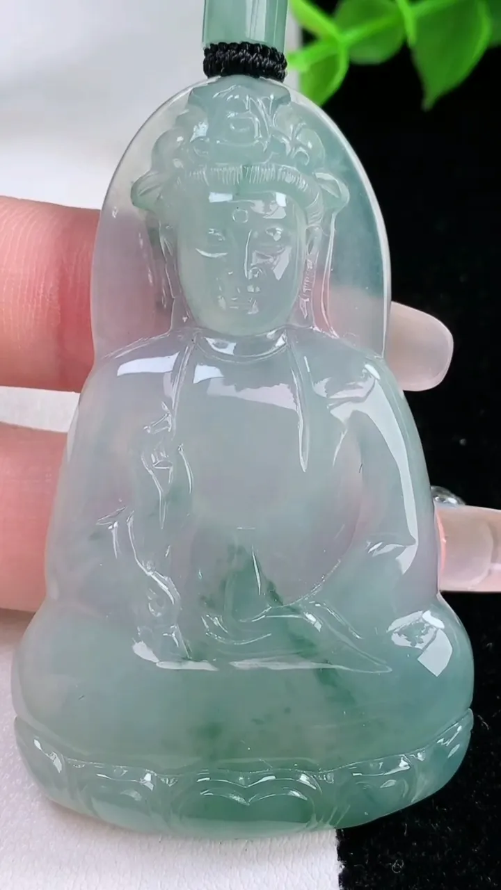 天然A货翡翠种飘花观音菩萨吊坠，尺寸60.7-37.2-5.3，重量:27.74g
2月3日