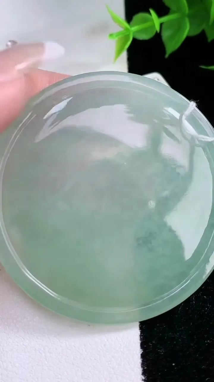 天然A货翡翠大势至菩萨吊坠，尺寸55.2-5，重量:34.77g
2月3日