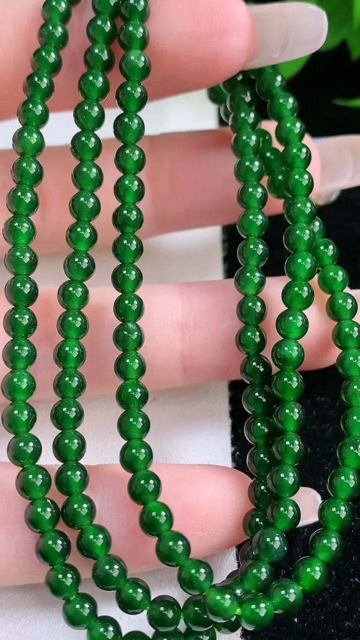 天然A货翡翠小米珠项链，尺寸4-150颗，重量:16.10g
2月3日
