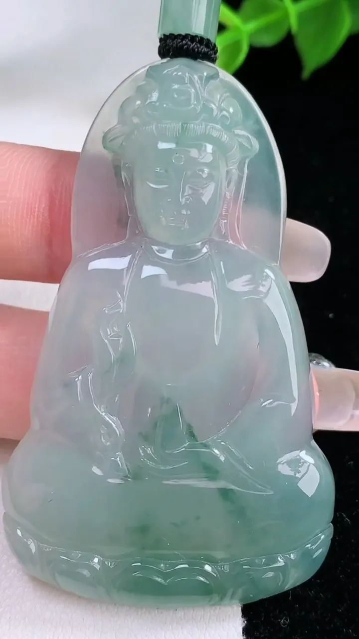 天然A货翡翠种飘花观音菩萨吊坠，尺寸60.7-37.2-5.3，重量:27.74g
2月3日