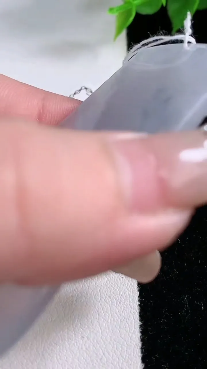 天然A货翡翠文殊菩萨吊坠，尺寸65-40.7-5，重量:31.08g
2月3日