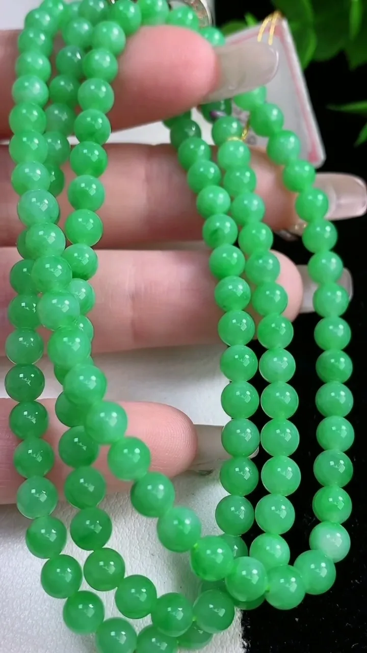 天然A货翡翠圆珠项链，尺寸4.7-120颗，重量:26.92g
2月3日
