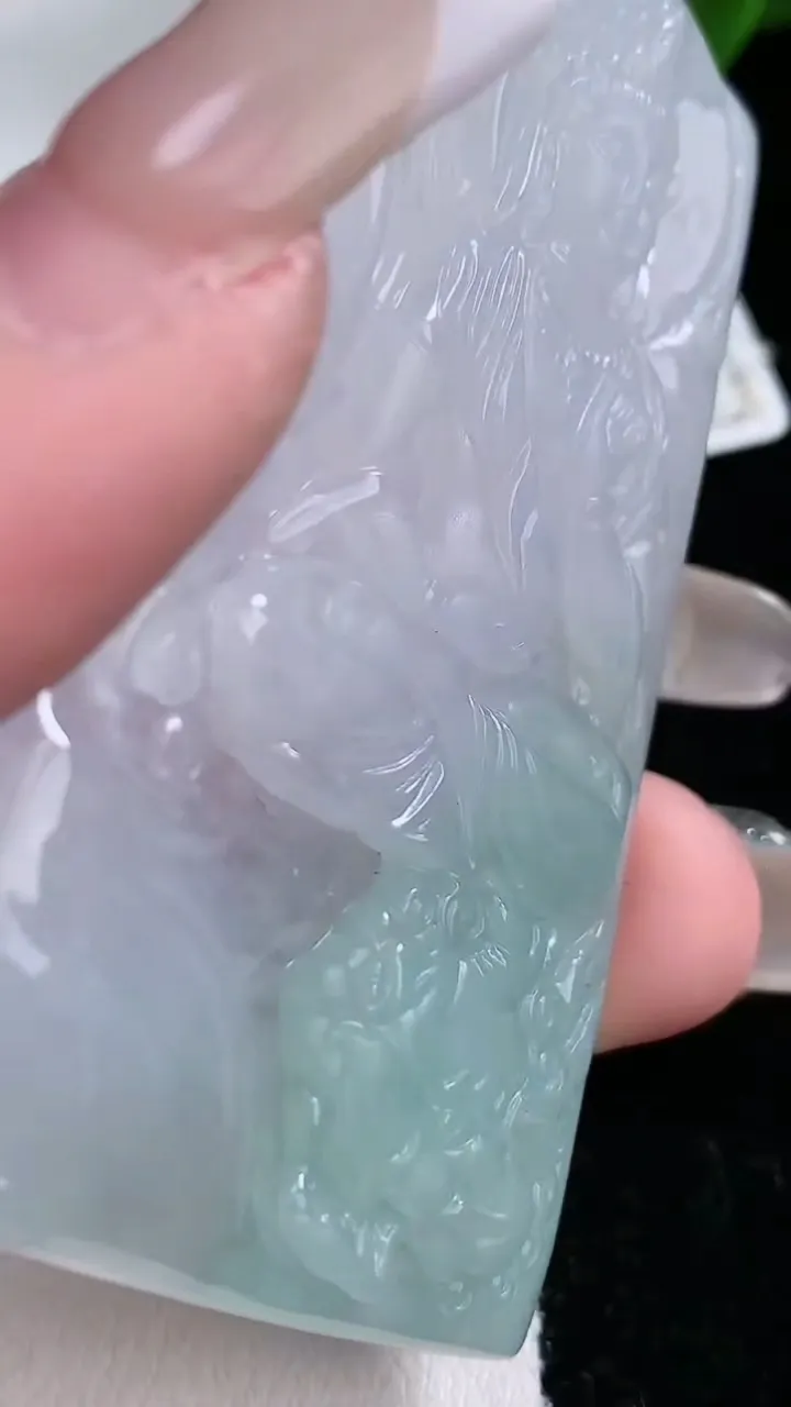 天然A货翡翠文殊菩萨吊坠，尺寸65-40.7-5，重量:31.08g
2月3日