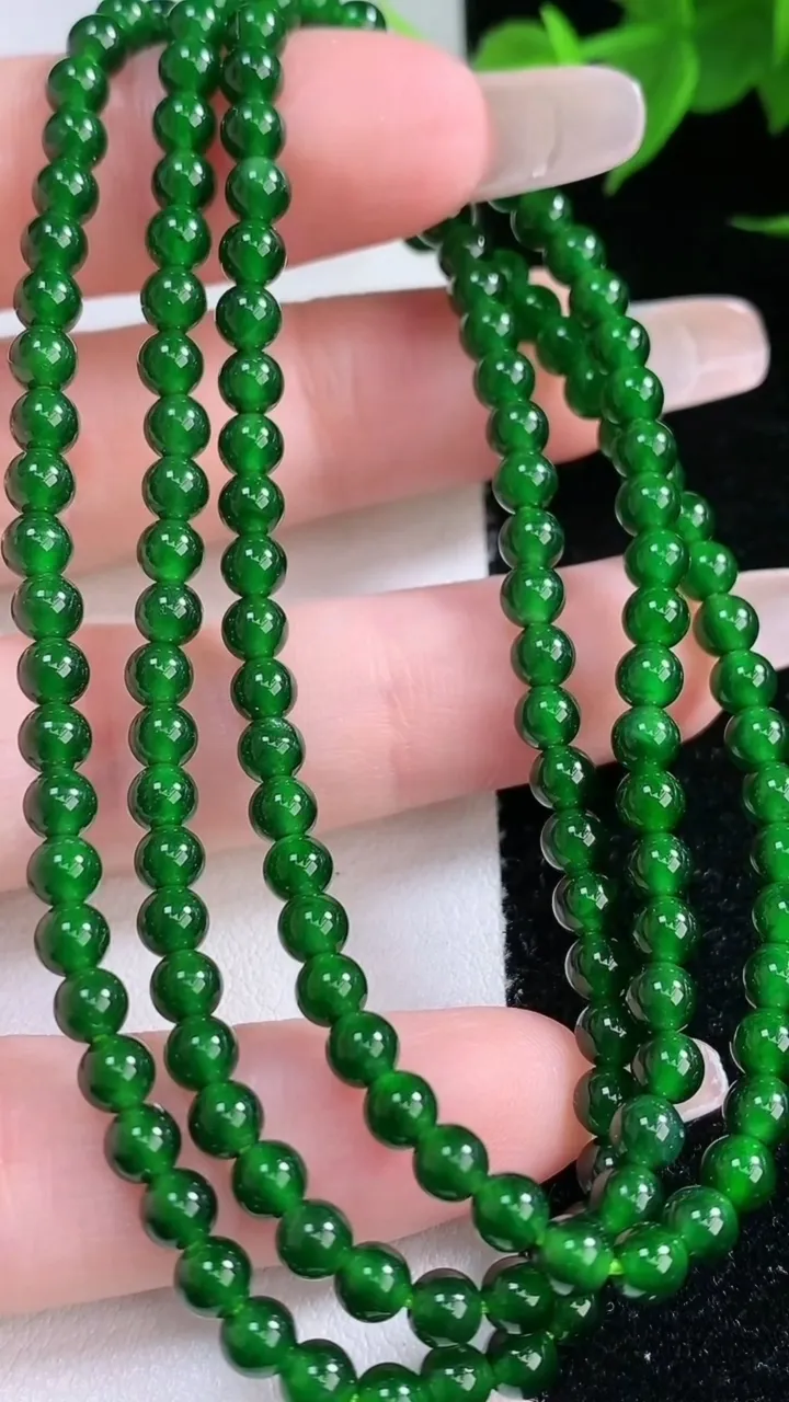 天然A货翡翠小米珠项链，尺寸4-150颗，重量:16.10g
2月3日