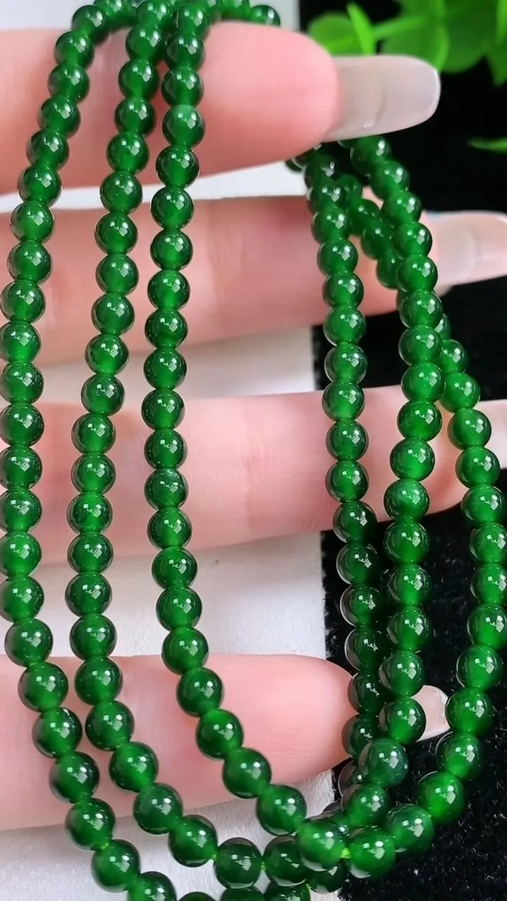 天然A货翡翠小米珠项链，尺寸4-150颗，重量:16.10g
2月3日
