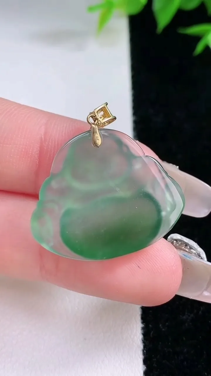 天然A货翡翠佛公吊坠，尺寸21-26-4.8，重量:4.18g
2月3日