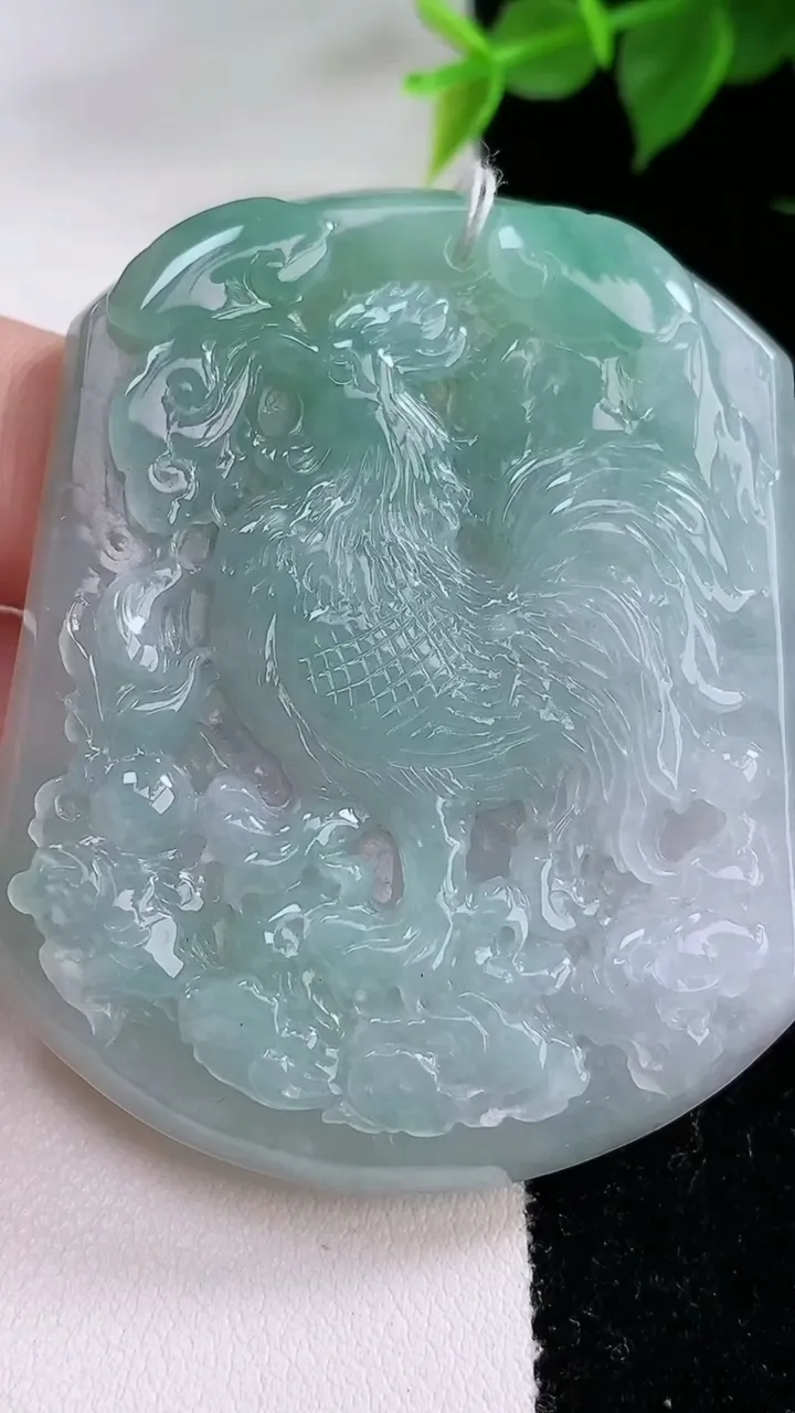 天然A货翡翠生肖鸡吊坠，尺寸55-44.3-5.3，重量:31.63g
2月3日