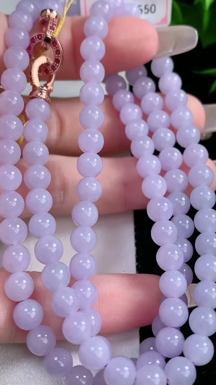 天然A货翡翠紫罗兰圆珠项链，尺寸5.8-108颗，重量:38.52g2月3日
工厂直销收藏佳品,种好水足，色泽均匀，有种有色，上手高大气！
