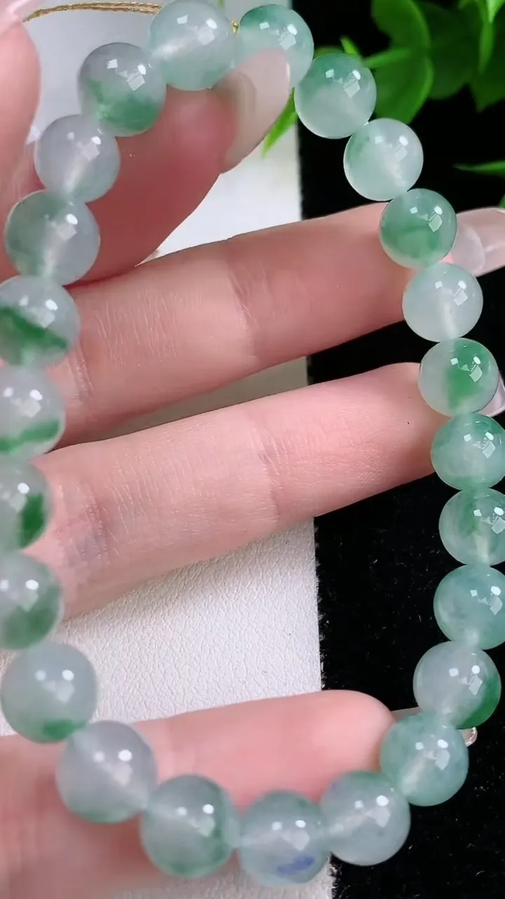 天然A货翡翠种飘花圆珠手串，尺寸8-24颗，重量:21.15g2月3日
工厂直销收藏佳品,种好水足，