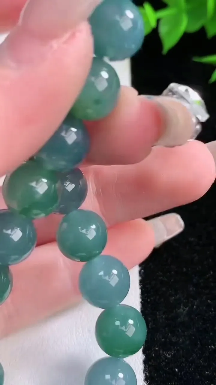 天然A货翡翠紫罗兰圆珠手串，尺寸9.6-20颗，重量:32.75g2月3日
工厂直销收藏佳品,种好水足，色泽均匀，有种有色，上手高大气！