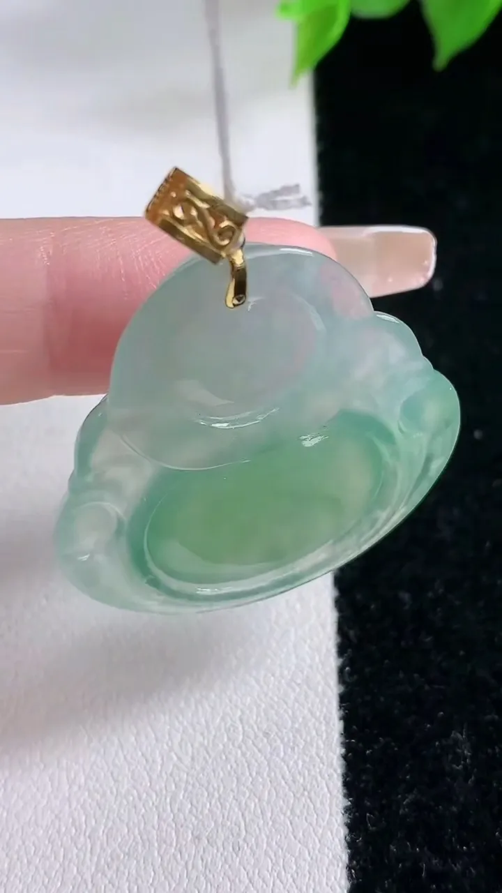 天然A货翡翠佛公吊坠，尺寸29.7-30.8-5.8，重量:8.59g
2月3日