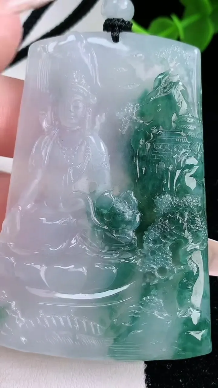 天然A货翡翠种飘花山水大势至菩萨吊坠，尺寸63.5-41.8-5.6，重量:41.07g
2月3日