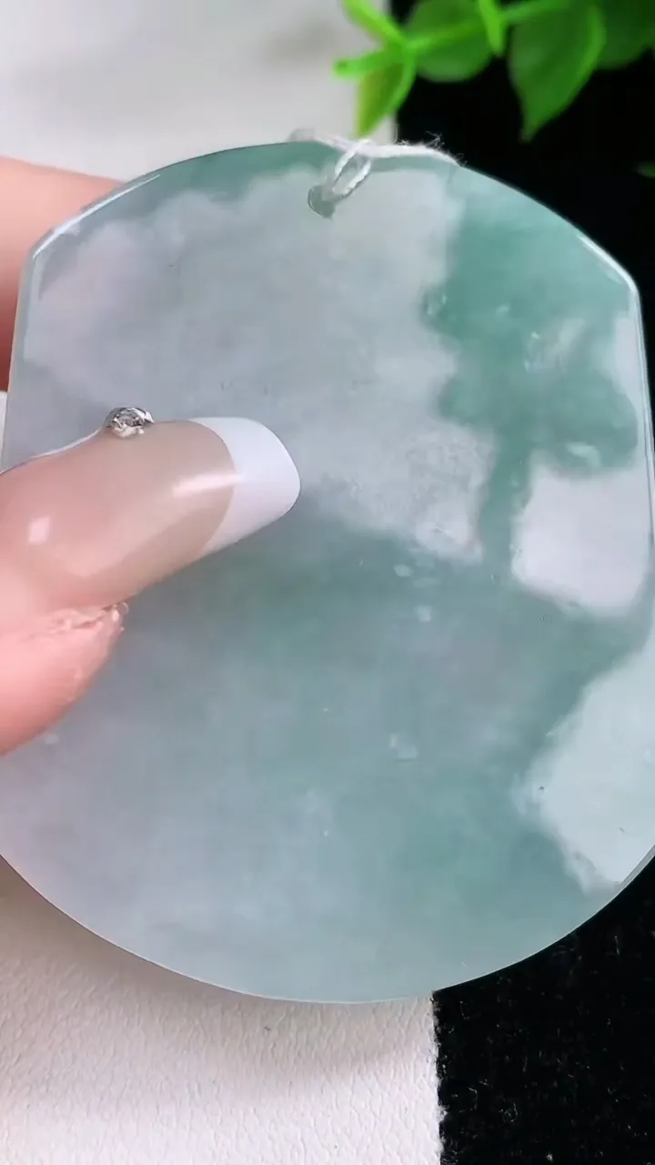 天然A货翡翠生肖鸡吊坠，尺寸55-44.3-5.3，重量:31.63g
2月3日