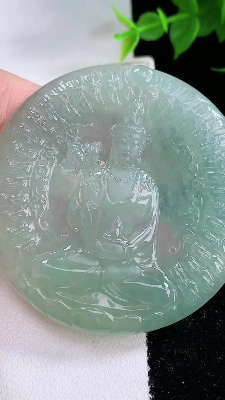 天然A货翡翠大势至菩萨吊坠，尺寸55.2-5，重量:34.77g
2月3日