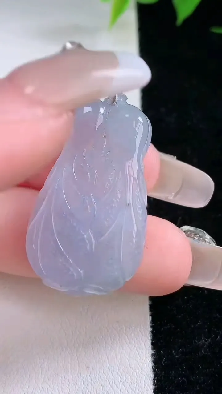 天然A货翡翠18K金紫罗兰白菜吊坠，尺寸31.2-19.2-6.6，重量:9.16g
2月3日