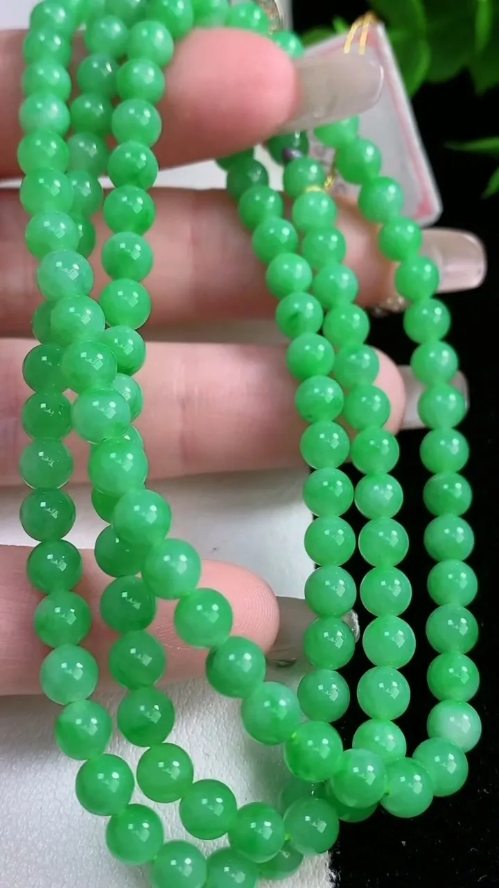 天然A货翡翠圆珠项链，尺寸4.7-120颗，重量:26.92g
2月3日
