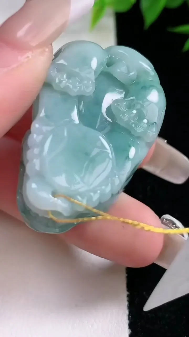 天然A货翡翠飘花貔貅吊坠，尺寸38-21.7-18.7，重量:36.09g
2月3日