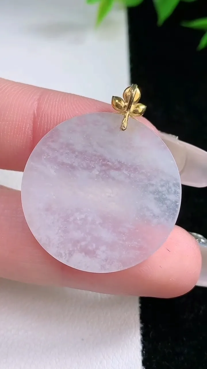 天然A货翡翠无事牌吊坠，尺寸26.4-2，重量:4.22g
2月3日