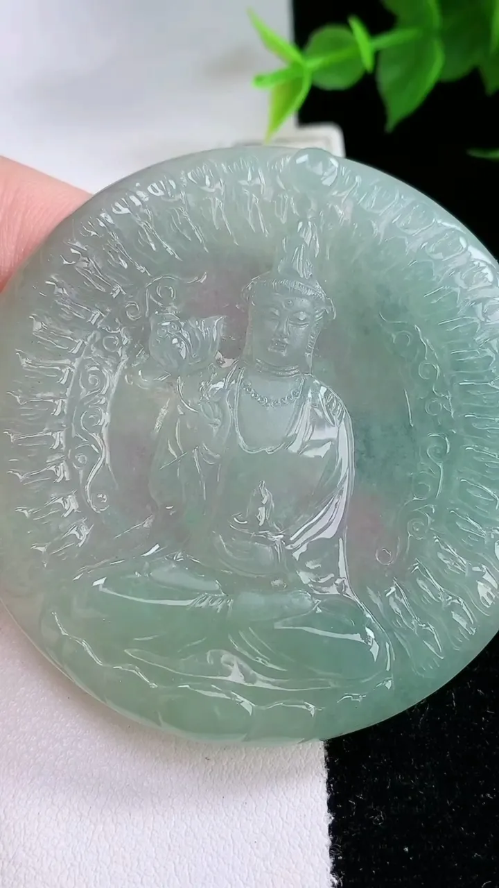 天然A货翡翠大势至菩萨吊坠，尺寸55.2-5，重量:34.77g
2月3日