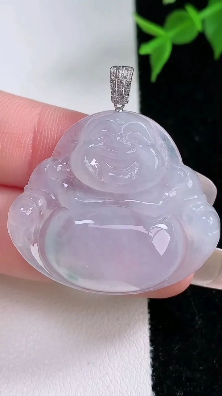 天然A货翡翠种飘花佛公吊坠，尺寸30.4-34.8-6.2，重量:10.58g
2月4日