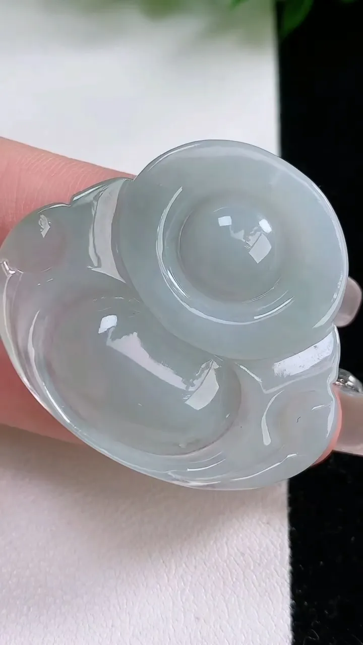 天然A货翡翠佛公吊坠，尺寸36.6-40.3-7.1，重:15.92g
2月4日