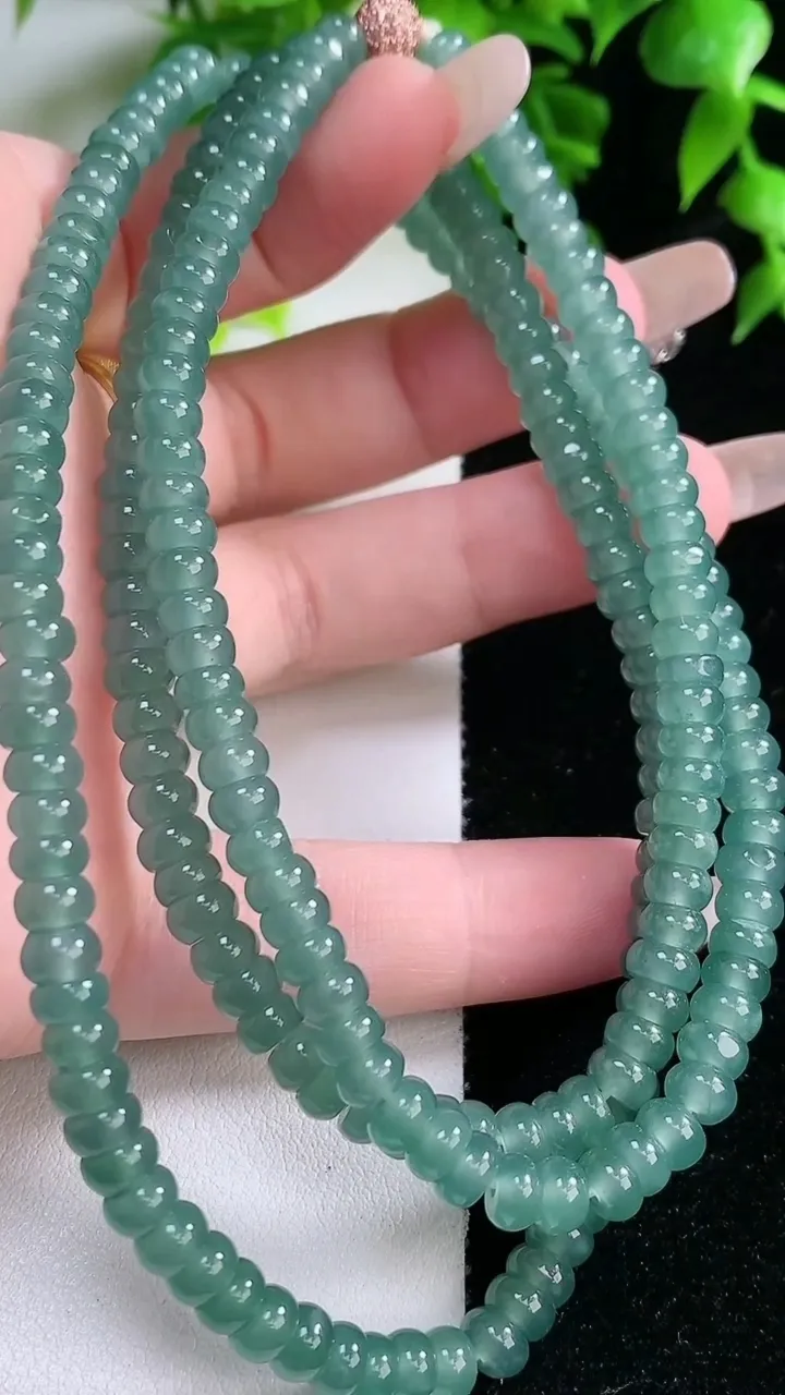 天然A货翡翠算盘珠项链，尺寸5.7-130颗，重:43.49g
2月4日