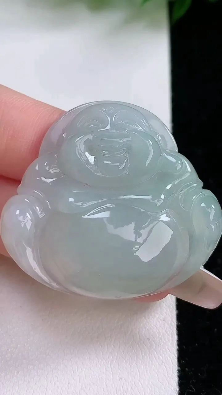 天然A货翡翠佛公吊坠，尺寸36.6-40.3-7.1，重:15.92g
2月4日