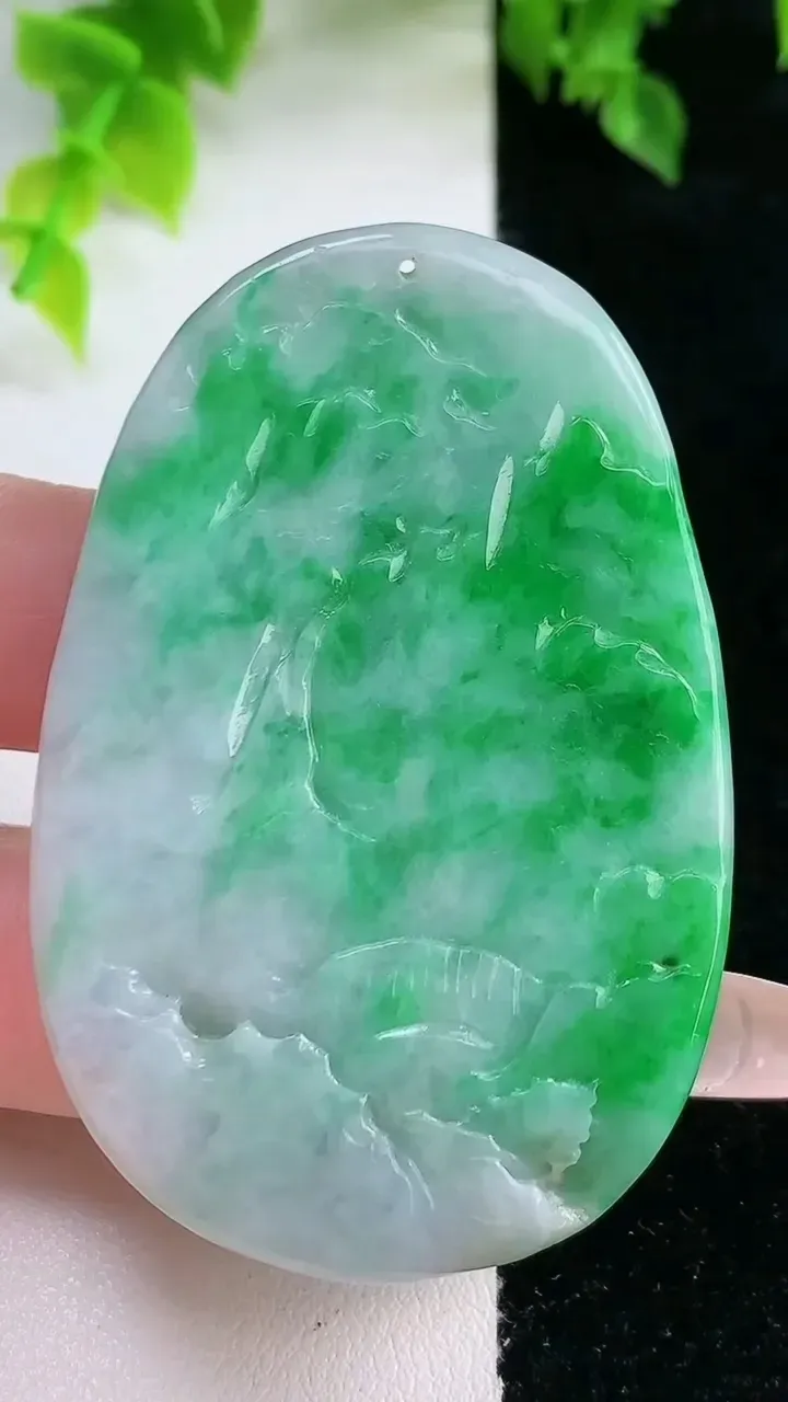 天然A货翡翠山水牌吊坠，尺寸58.5-38.8-6.5，重:31.76g
2月4日