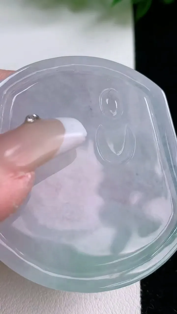 天然A货翡翠飘花文殊菩萨吊坠，尺寸52-46.7-5.3，重:26.54g
2月4日