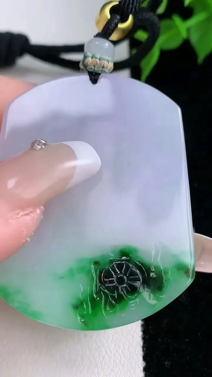 天然A货翡翠普贤菩萨吊坠，尺寸46.7-37.2-4.8，重量:24.60g
2月4日