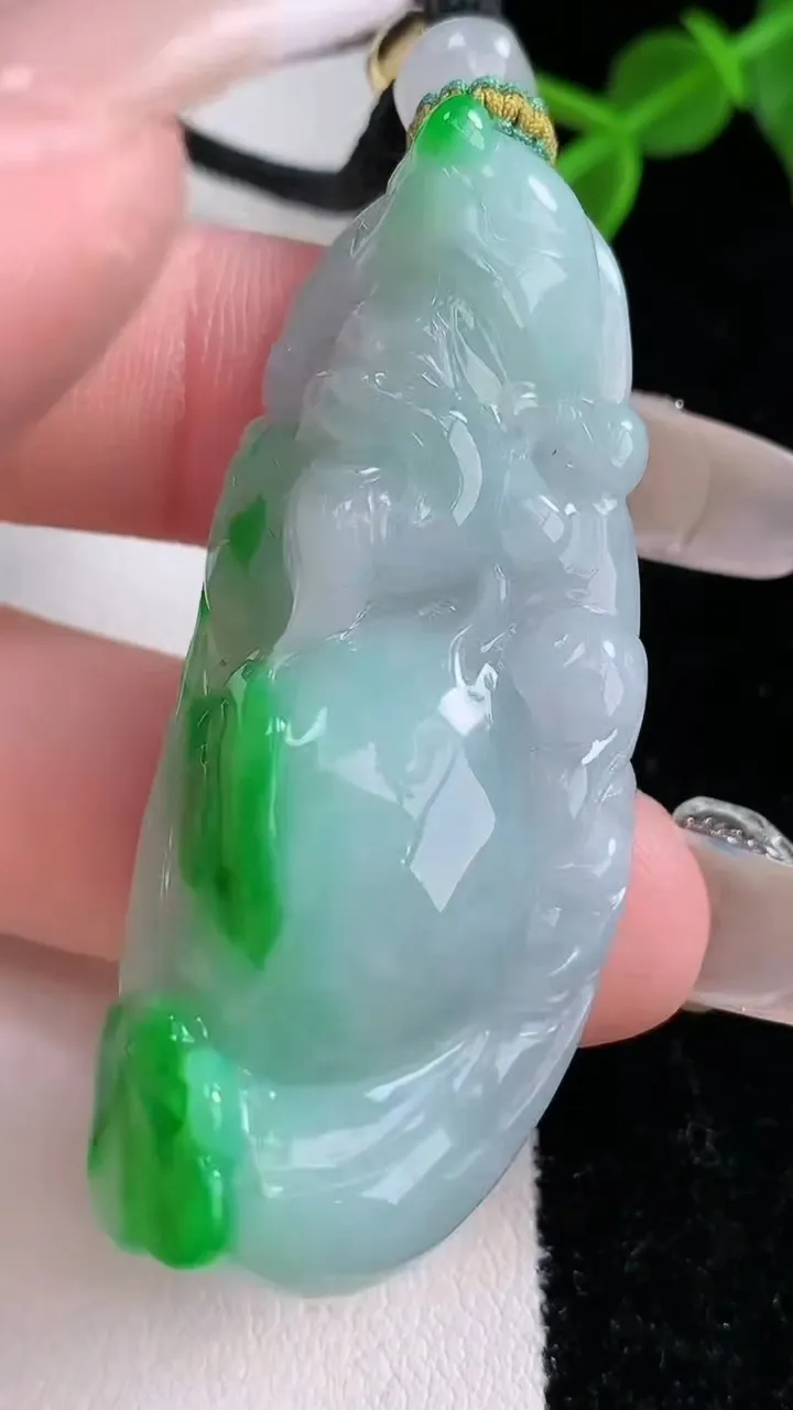 天然A货翡翠财神爷吊坠，尺寸50.6-22.6-12，重量:28.04g
2月4日