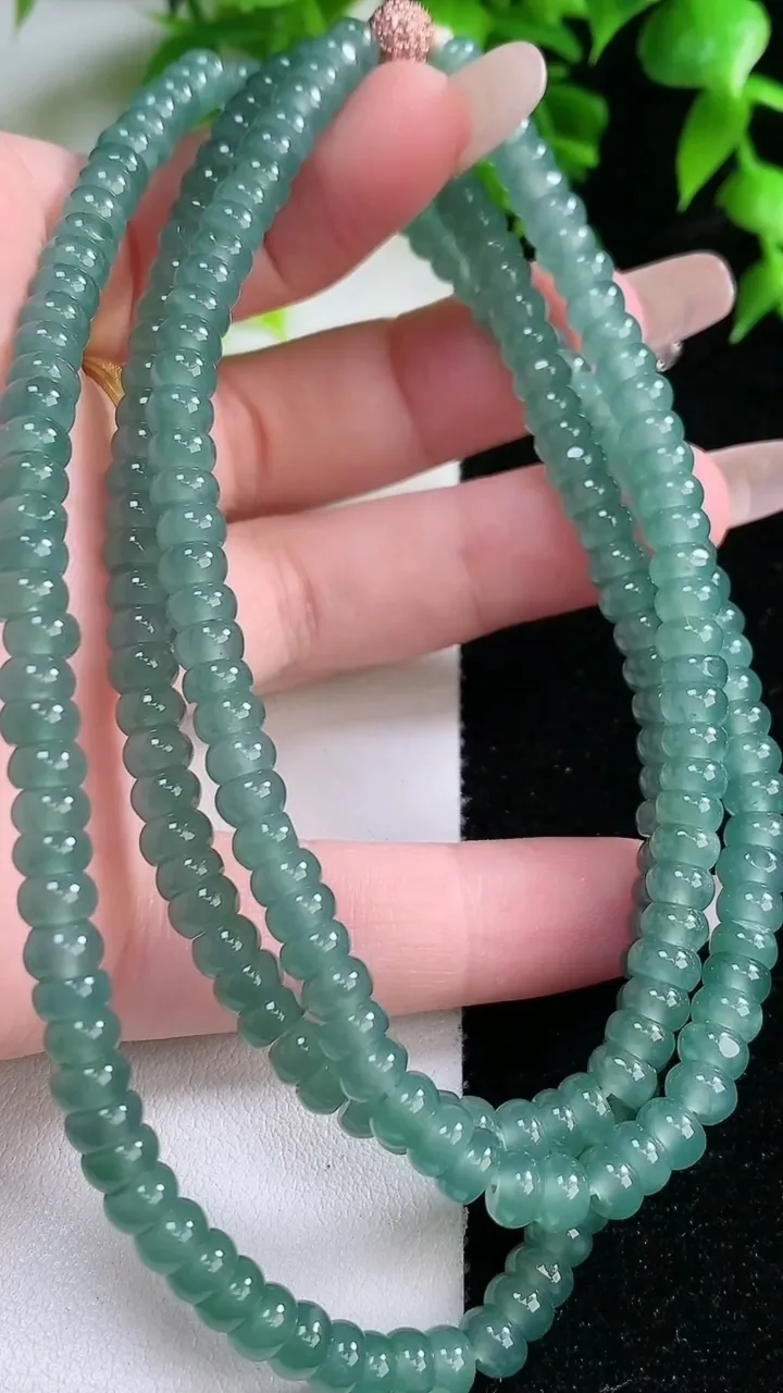 天然A货翡翠算盘珠项链，尺寸5.7-130颗，重:43.49g
2月4日