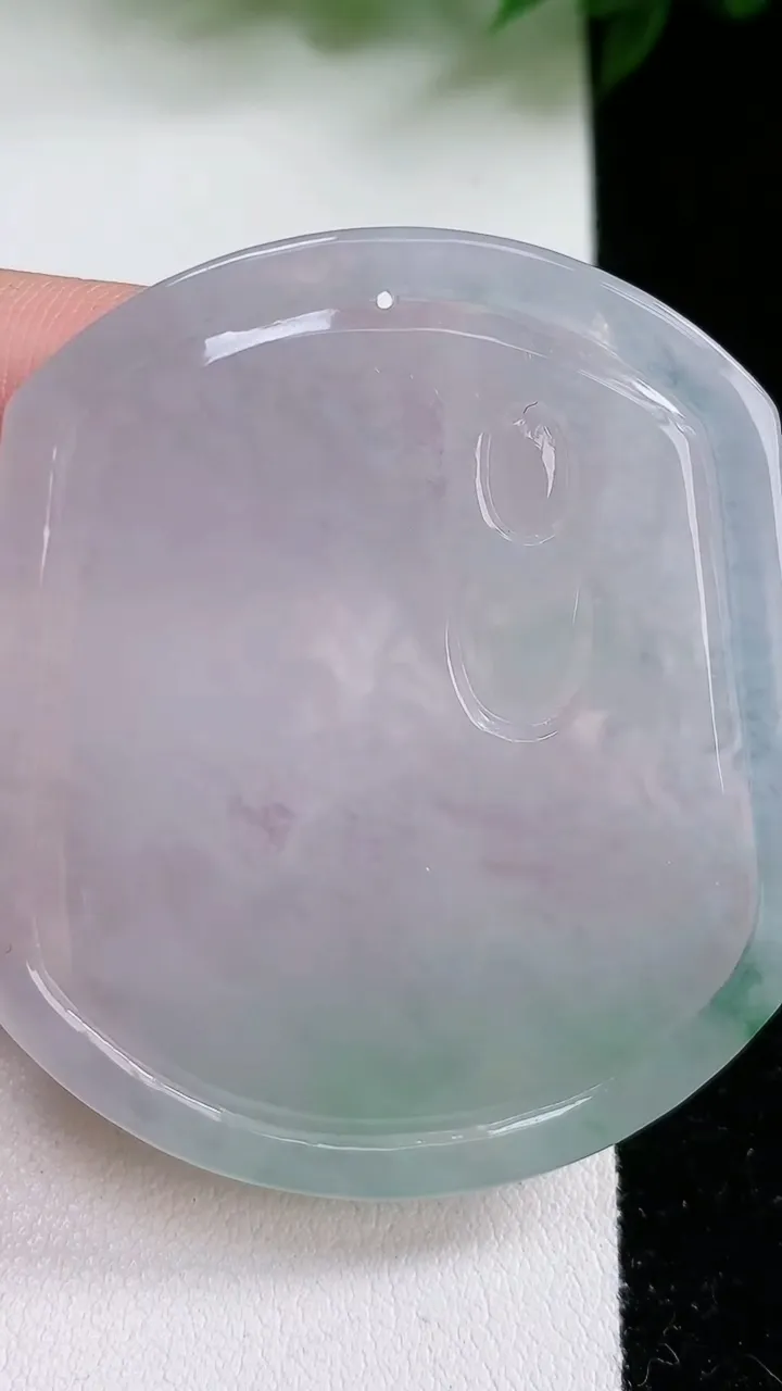 天然A货翡翠飘花文殊菩萨吊坠，尺寸52-46.7-5.3，重:26.54g
2月4日