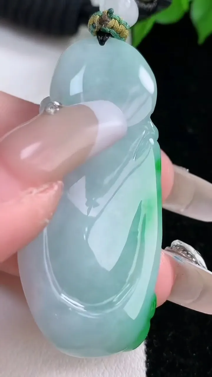 天然A货翡翠财神爷吊坠，尺寸50.6-22.6-12，重量:28.04g
2月4日