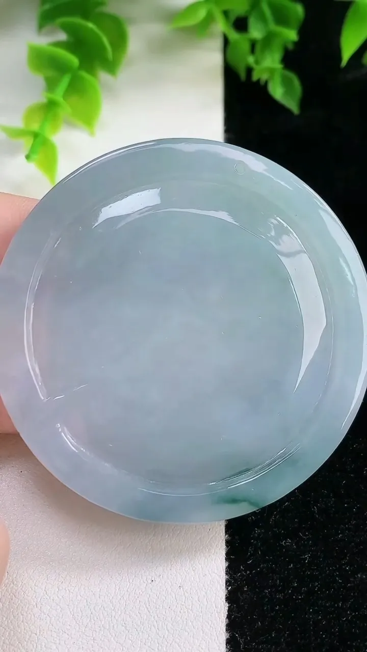 天然A货翡翠牌吊坠，尺寸56-56-7.5，重:48.83g
2月4日