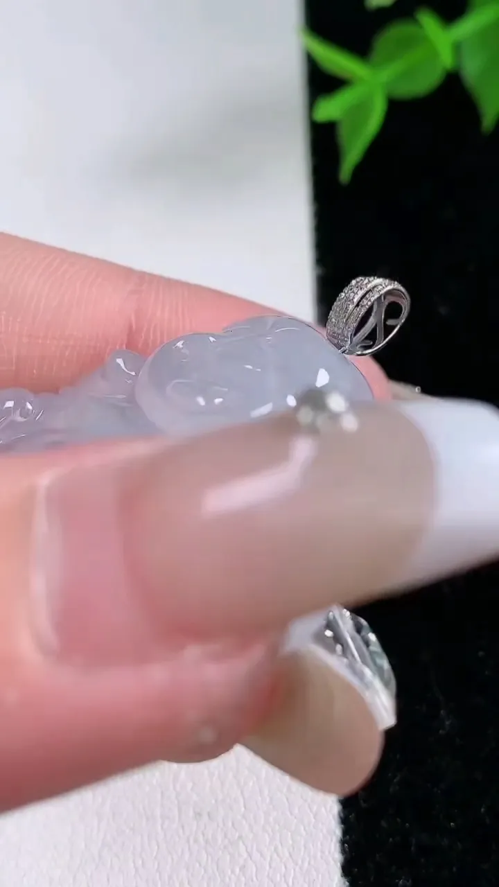 天然A货翡翠种飘花佛公吊坠，尺寸30.4-34.8-6.2，重量:10.58g
2月4日