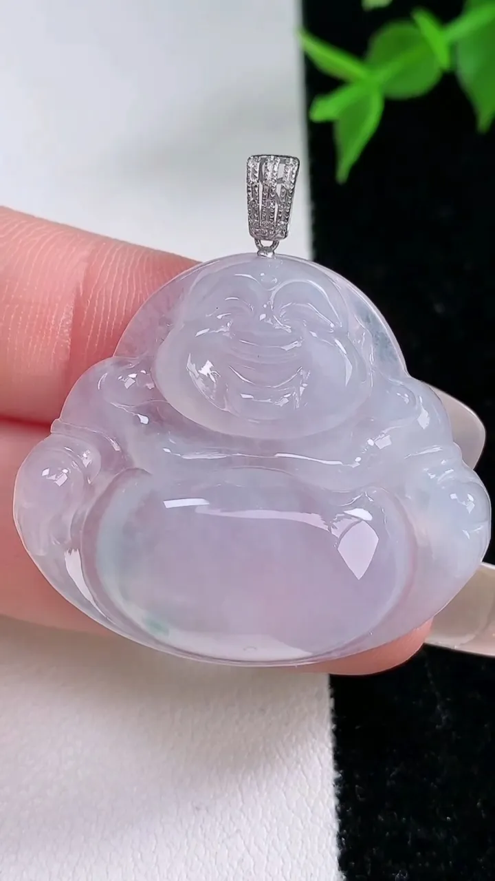 天然A货翡翠种飘花佛公吊坠，尺寸30.4-34.8-6.2，重量:10.58g
2月4日