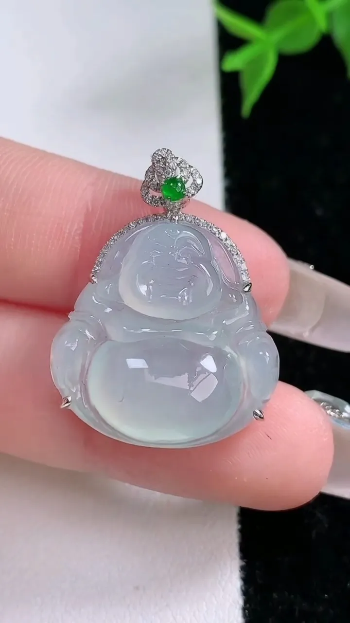 天然A货翡翠佛公吊坠，尺寸28.6-21-21.4-9.8，重量:5.22g
2月4日