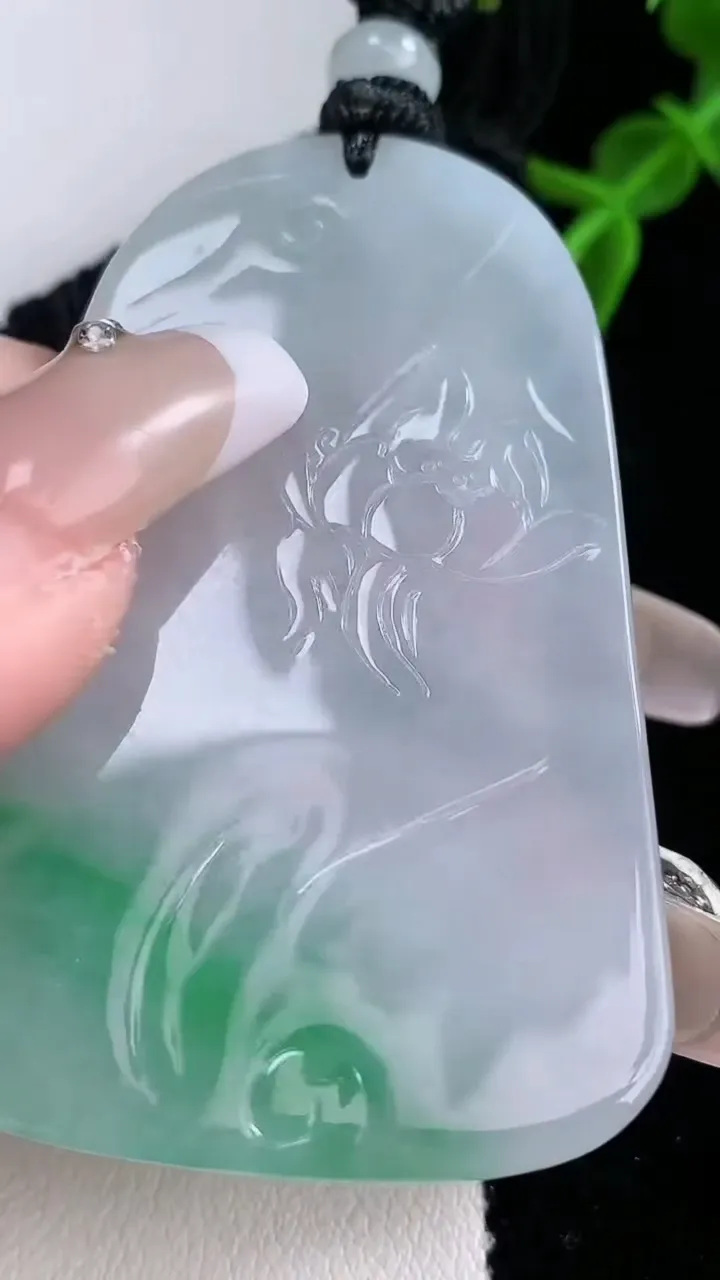 天然A货翡翠普贤菩萨吊坠，尺寸57-37.4-6.6，重量:32.96g
2月4日