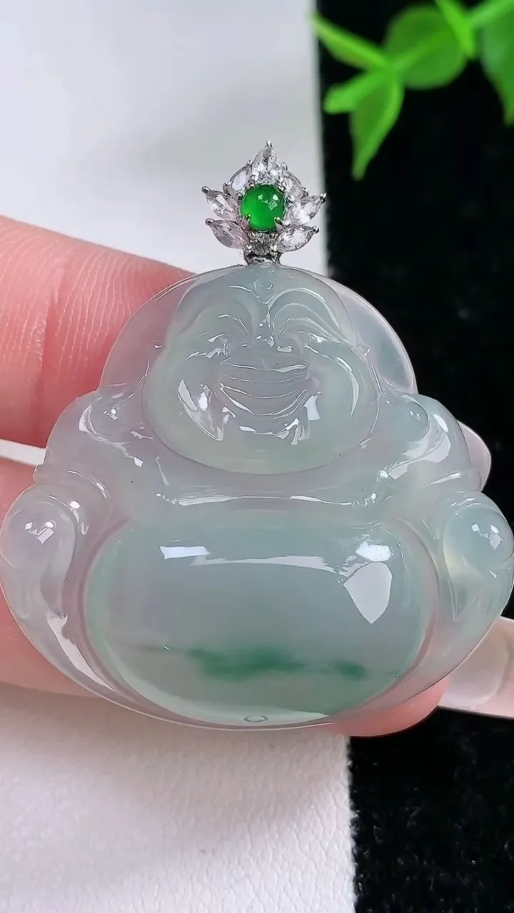 天然A货翡翠种飘花佛公吊坠，尺寸32.2-35.3-6，重量:10.99g
2月4日